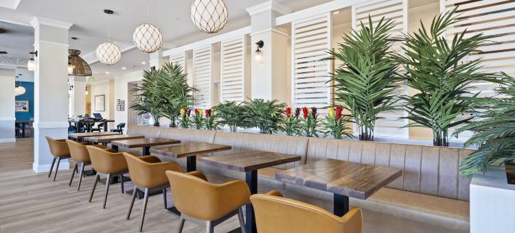 玛格丽塔维尔的指南针在梅德福(Compass by Margaritaville Medford)图片