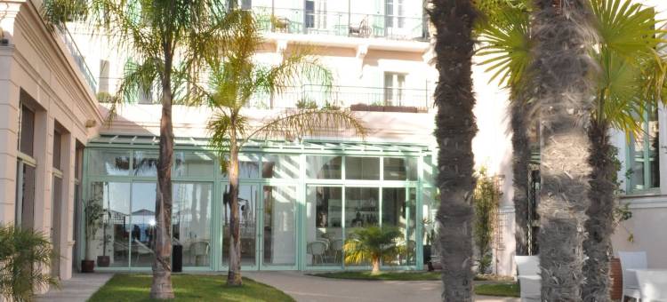 布鲁斯巴尔莫勒尔蓝色假日酒店酒店(Hôtel Vacances Bleues Balmoral)图片