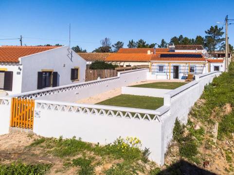 在阿尔杰祖尔的小屋- 伊沃内的2床套间小屋(Cottage in Aljezur- 2 Bed Ensuite-Casinha da Ivone)