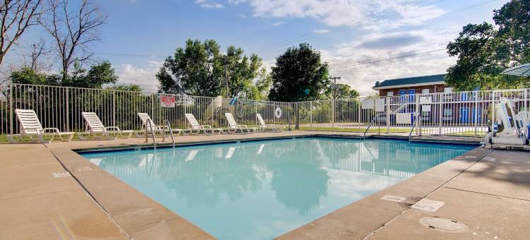 萨莱纳6号汽车旅馆(Motel 6 Salina, KS)图片