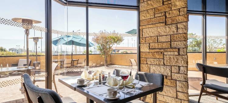 本图拉港福朋喜来登度假酒店(Four Points by Sheraton Ventura Harbor Resort)图片