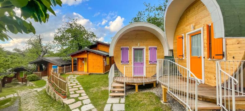 卡斯塔尼公园露营酒店(Glamping Villaggio Parco Dei Castagni 4 Stelle)图片