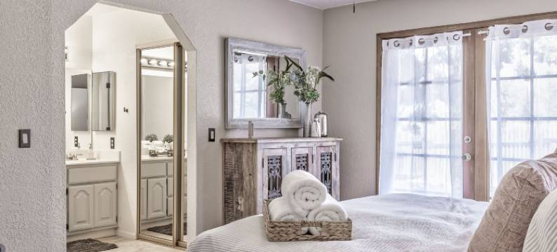 豪华私宅享有红石景观(Luxurious Home with Red Rock Views)图片