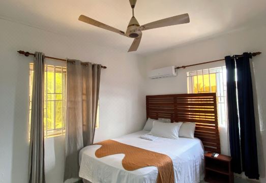 E-Town City Guest House Hotel Overview