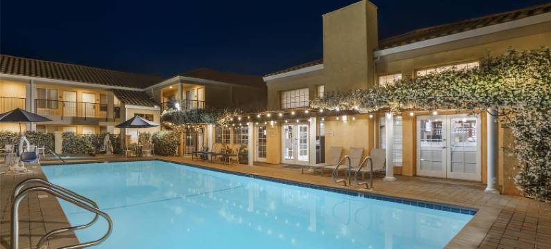 迪克森贝斯特韦斯特优质酒店(Best Western Plus Dixon Davis)图片