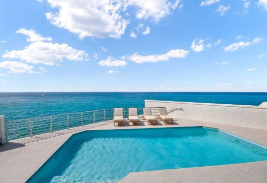 Puerta Al-Mar VillaHotel Overview