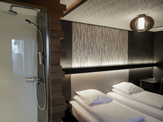 赛拉诺拉维尔酒店