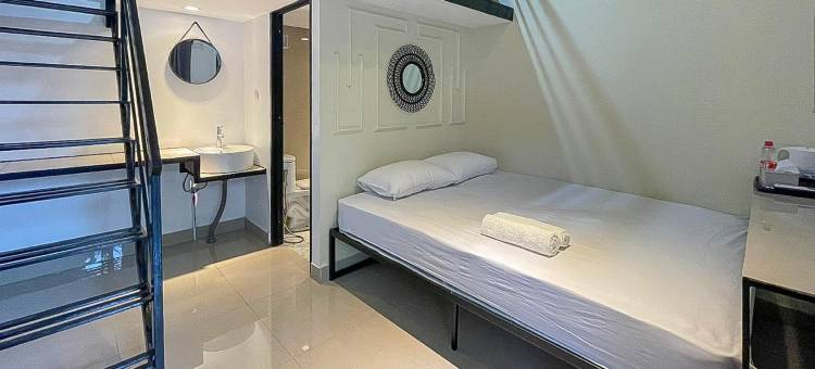 JM Tuparev Mitra RedDoorz图片