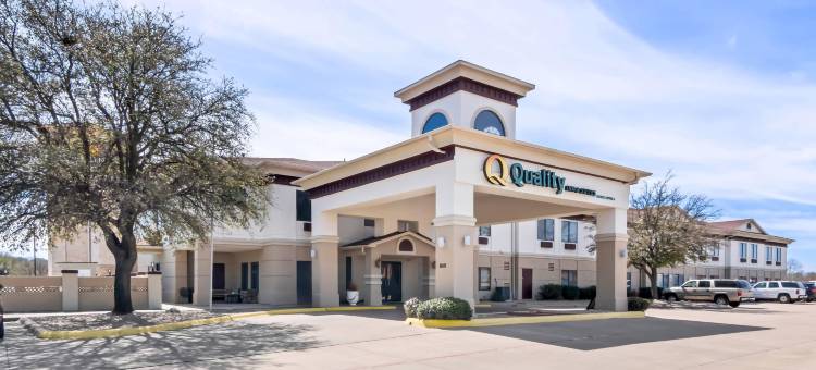格兰伯里凯艺套房酒店(Quality Inn & Suites Granbury)图片