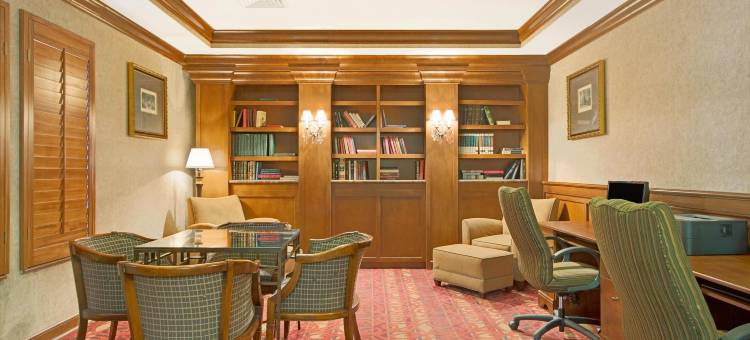 圣路易斯/西港戴斯酒店(Days Inn & Suites by Wyndham St. Louis/Westport Plaza)图片