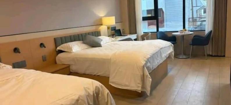 广场宫酒店(Plaza Court Hotel)图片