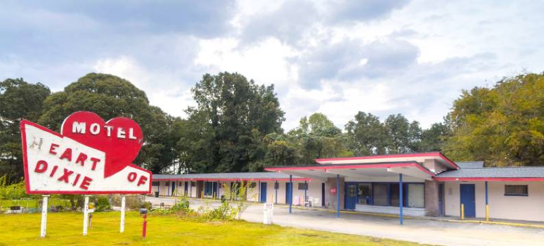 迪克西之心汽车旅馆，靠近奥本，阿拉巴马州(Heart of Dixie Motel Near Auburn Al)图片