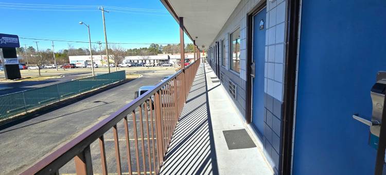 Hotel O里士满米德洛锡安高速公路的Eagle Inn(Eagle Inn by Hotel O Richmond  Midlothian Turnpike)图片