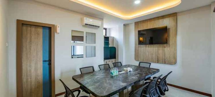 Front One Budget Hotel Tirtonadi Solo图片