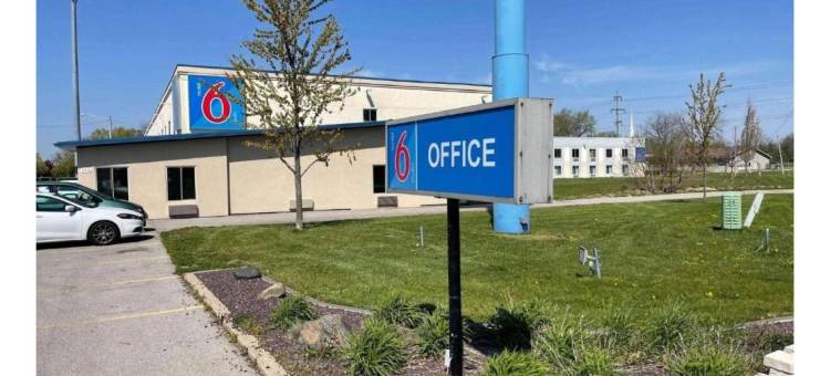 伊利诺伊伊皮奥里亚 6 号汽车旅馆(Motel 6 Peoria)图片