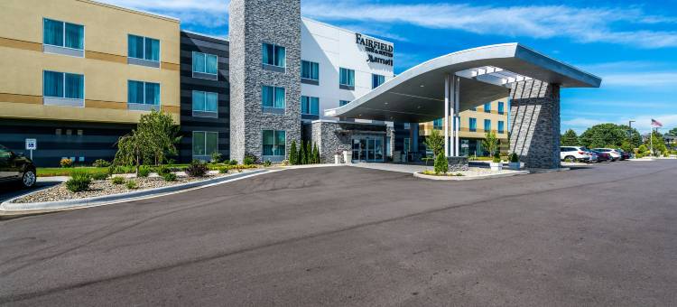 圣约瑟夫史蒂文斯维尔万枫酒店及套房(Fairfield Inn & Suites St. Joseph Stevensville)图片