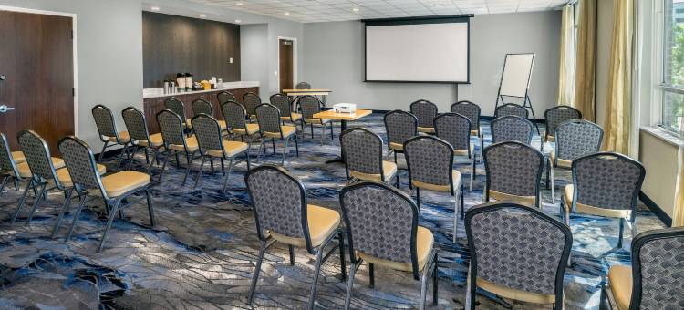 埃德蒙顿北万枫酒店及套房(Fairfield Inn & Suites Edmonton North)图片