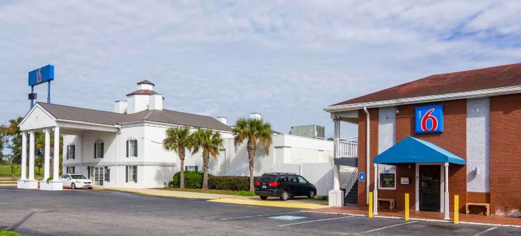 佐治亚布伦瑞克 6 号汽车旅馆(Motel 6 Brunswick, GA)图片