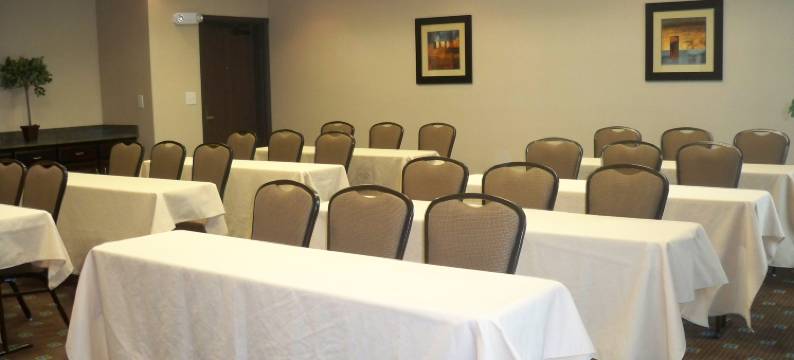 智选假日套房酒店奥马哈我 - 80(Holiday Inn Express & Suites OMAHA I - 80 by IHG)图片