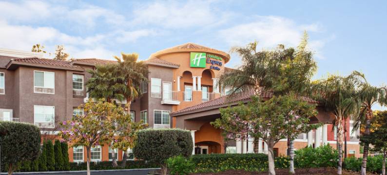 智选假日酒店及套房科罗娜(Holiday Inn Express & Suites CORONA by IHG)图片