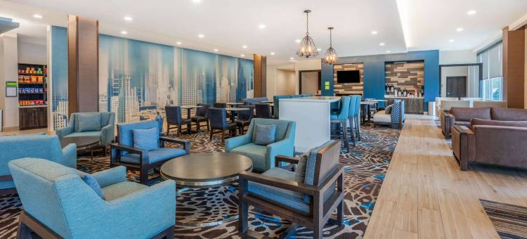 休斯顿斯普林南拉昆塔温德姆套房酒店(La Quinta Inn and Suites by Wyndham Houston Spring South)图片