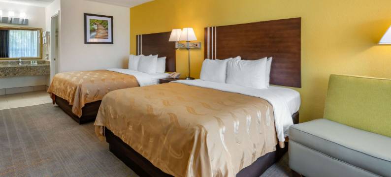 品质酒店&套房帕拉特卡河滨(Quality Inn & Suites Palatka Riverfront)图片