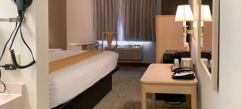 阿尔伯克基东I-40胡安塔波出口价值旅馆(Quality Inn Albuquerque East I-40 Juan Tabo Exit)图片