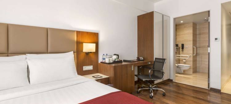 班加罗尔多姆尔温德姆华美达安可酒店(Ramada Encore by Wyndham Bangalore Domlur)图片