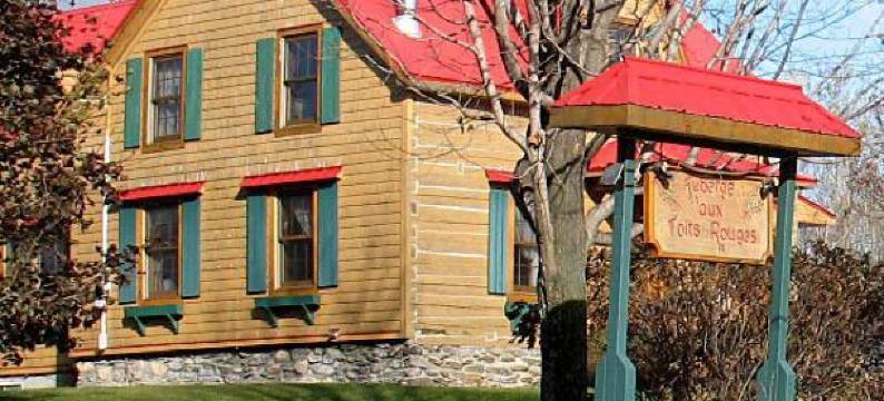 奥伯格奥克斯特提丝罗哥丝宾馆(Auberge Aux Toits Rouges)图片