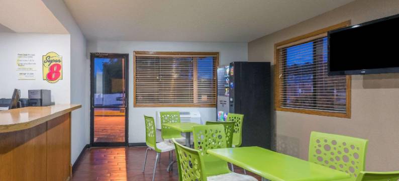 罗德威旅馆德尔蒙特(Rodeway Inn Delmont)图片