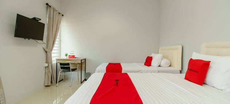 红多兹酒店@巨港惹兰德曼勒巴拉亚(RedDoorz @ Jalan Demang Lebar Raya Palembang)图片