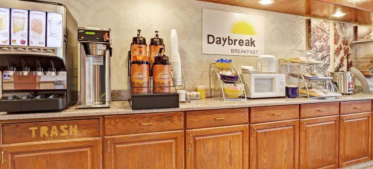 门罗戴斯酒店(Days Inn & Suites by Wyndham Monroe)图片