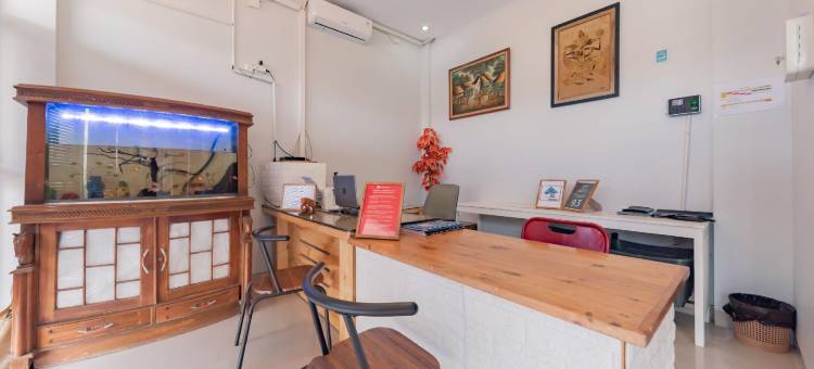 红多兹伊斯兰酒店-近DPRD卡布帕腾梳邦(RedDoorz Syariah Near Dprd Kabupaten Subang)图片