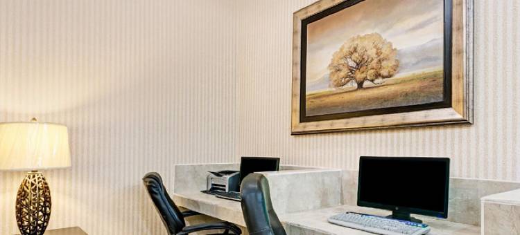 劳伦斯温德姆呗盟套房酒店(Baymont by Wyndham Lawrence)图片