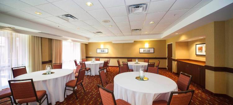 弗多斯塔万怡酒店(Courtyard Valdosta)图片