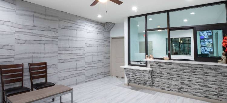 休斯顿汗布尔温德姆速8酒店(Super 8 by Wyndham Humble/Fallcreek/Houston)图片