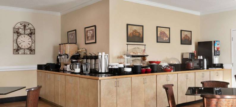 伊丽莎白敦华美达酒店(Ramada by Wyndham Elizabethtown)图片