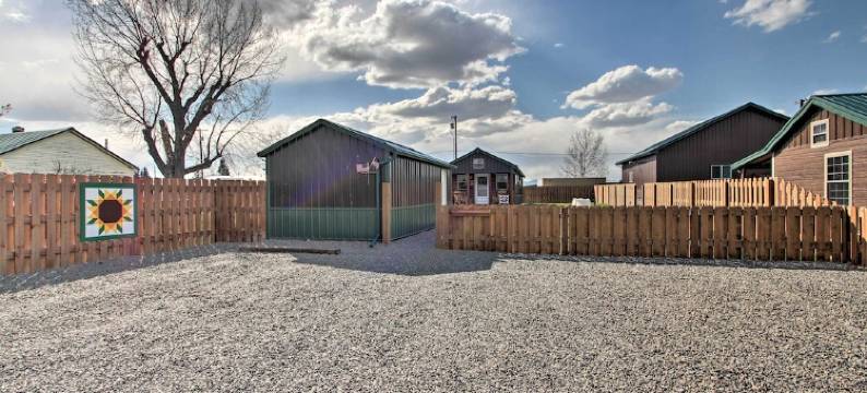 舒适的奥古斯塔小屋，带烧烤设施 - 步行到主街(Cozy Augusta Cabin w/ Grill - Walk to Main St)图片