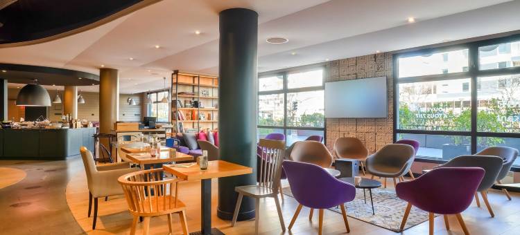 巴黎西苏雷内斯桥康铂酒店(Campanile PRIME - Suresnes - La Défense)图片