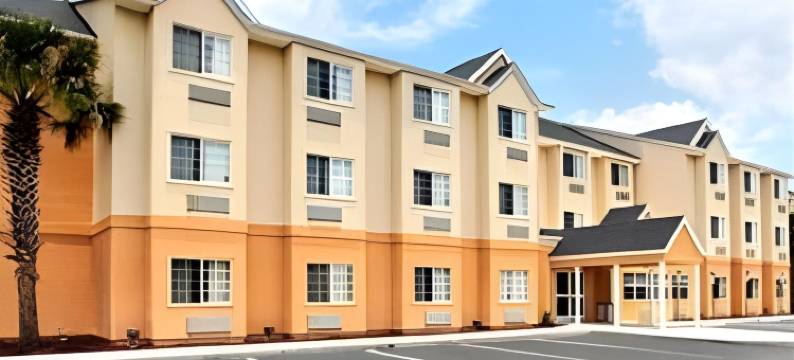 布什内尔温德姆麦客达套房酒店(Microtel Inn & Suites by Wyndham Bushnell)图片