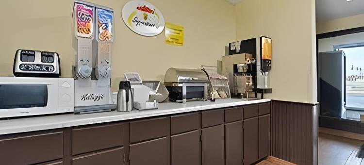 马歇尔速8酒店(Super 8 by Wyndham Marshall MN)图片