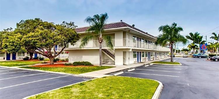佛罗里达威尼斯 6 号汽车旅馆(Motel 6 Venice, FL)图片