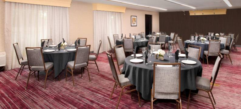 波特兰希尔斯伯勒万怡酒店(Courtyard Portland Hillsboro)图片