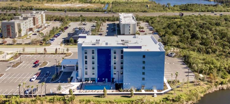 舒适套房酒店泰特斯维尔靠近肯尼迪航天中心(Comfort Suites Titusville Near Kennedy Space Center)图片