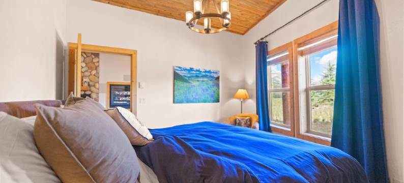 Elegant 5Br Mountain Cabin w/ Hot Tub Close to Breckenridge图片