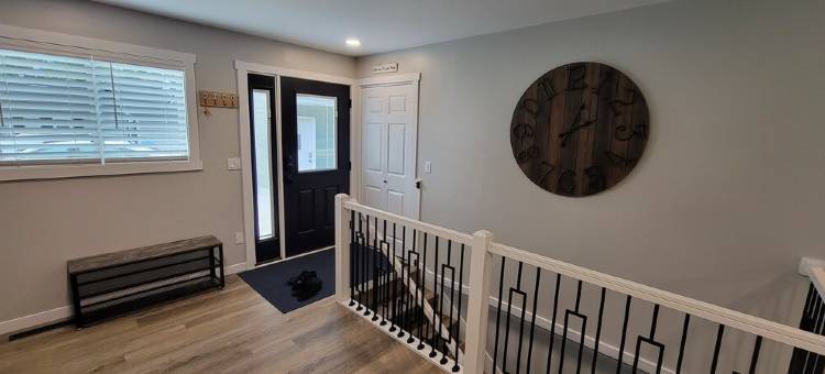 Lavish Renovated Lake Home on Shamineau - Highly Rated!图片