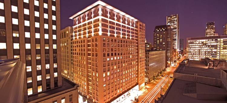 蒙特利尔市中心希尔顿安泊酒店(Embassy Suites by Hilton Montreal)图片