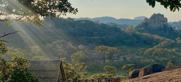 岩石路大洞穴营地旅馆(Big Cave Camp)图片