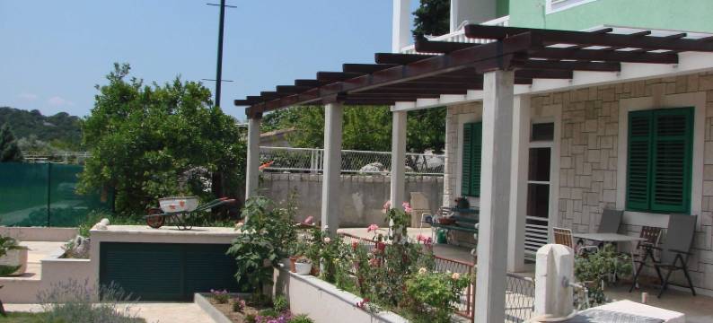 靠近湖泊的Peracko Blato度假屋(Villa with with 5 Apartments in Peracko Blato)图片