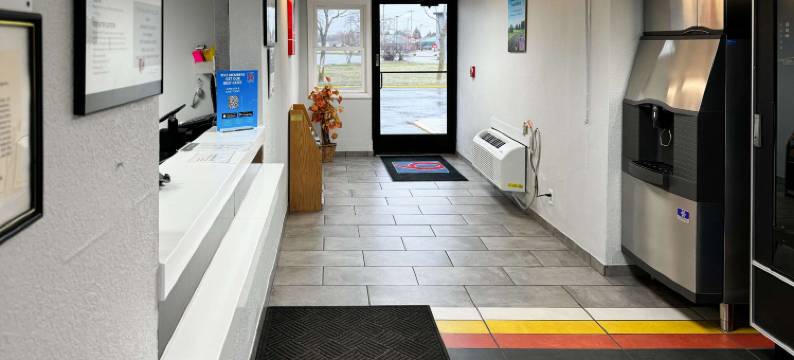 奥什科什6号汽车旅馆(Motel 6 Oshkosh, WI)图片